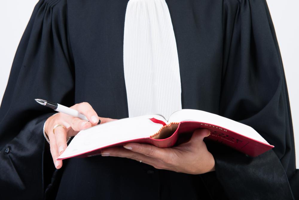 Avocat en robe Avocat en robe